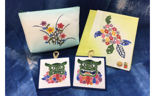 BE002　琉球びんがた（手染め）「ポーチとハンカチとシーサーセット」
