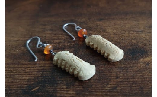 やちむんのちんすこうピアス 1点｜やちむん ピアス ちんすこう 沖縄 沖縄県 豊見城市 ファッション 送料無料（DD019）