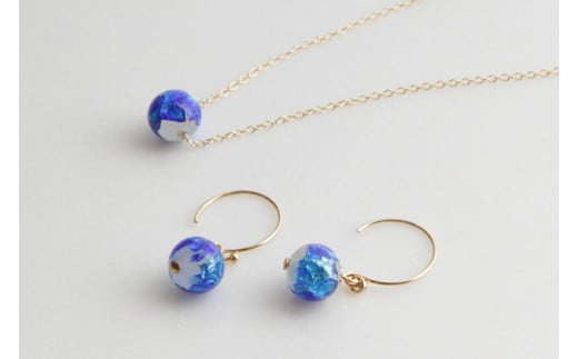 アクセサリー ピアス ペンダント ホワイトホタルガラス 14KGFセット｜ピアス アクセサリー ペンダント ネックレス ガラス 14KGF セット ホワイト ホワイトホタルガラス ホワイトデー 贈り物 ギフト 沖縄 沖縄県 豊見城市(AT004)