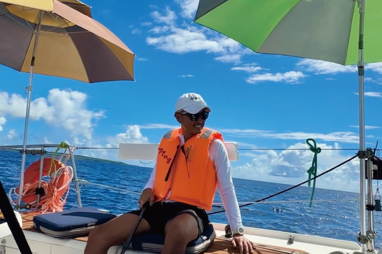 沖縄ヨット体験セーリング 2時間コース(1艇分：4名様まで可)｜沖縄 おきなわ 沖縄県 体験 体験型 海 セーリング ヨットセーリング マリンスポーツ ヨット クルージング 船 贅沢 マリンレジャー 豊見城市 人気(BS001)