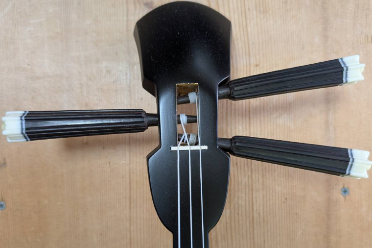 「三線工房ダイキ」チュン材黒　ツヤなし蛇皮二重張り三線セット｜三線 沖縄 楽器 音楽 日本 セット 三線工房 沖縄三線 おきなわ 送料無料 豊見城市(CU003)