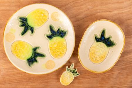 パイナップルの3点食器セット｜食器 やちむん 皿 箸置き 沖縄県 豊見城市（DD026）