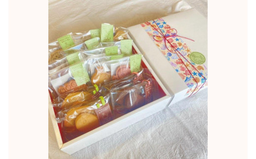 グルテンフリーでうちな～ヴィ―ガンサブレ｜クッキー サブレ お菓子 焼き菓子 焼菓子 スイーツ チョコ 紅イモ もずく 泡盛 グルテンフリー ヴィーガン ギフト セット 米粉 沖縄 おきなわ 沖縄県 豊見城市 人気 送料無料(CH001)