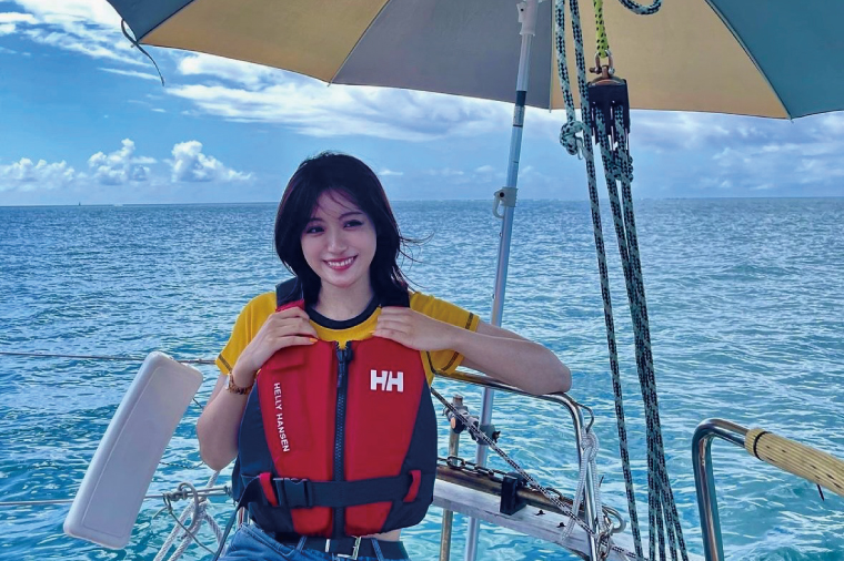 沖縄ヨット体験セーリング 2時間コース(1艇分：4名様まで可)｜沖縄 おきなわ 沖縄県 体験 体験型 海 セーリング ヨットセーリング マリンスポーツ ヨット クルージング 船 贅沢 マリンレジャー 豊見城市 人気(BS001)