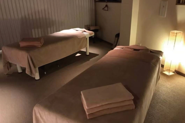 BM003　【琉球温泉 瀬長島ホテル】1泊朝食付きペアご宿泊券＆全身ボディケア120分コース1名様付