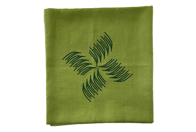 ウージ染め大判風呂敷｜風呂敷 ウージ染め ウージ 染物 テーブルクロス さとうきび 沖縄 伝統 沖縄県 豊見城市(AI024)