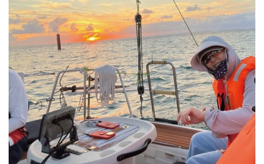 沖縄ヨット体験セーリング 2時間コース(1艇分：4名様まで可)｜沖縄 おきなわ 沖縄県 体験 体験型 海 セーリング ヨットセーリング マリンスポーツ ヨット クルージング 船 贅沢 マリンレジャー 豊見城市 人気(BS001)