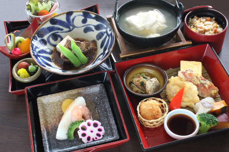 【琉球温泉 瀬長島ホテル】龍神の湯　ペア1組2名様入泉券｜ホテル 瀬長島ホテル ペア 沖縄 旅行 沖縄旅行 琉球温泉 温泉 入泉券 チケット 沖縄県 豊見城市(AF002-1)