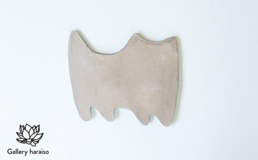 【沖縄のかわいい器】土の種のネコ皿　ブロンズ