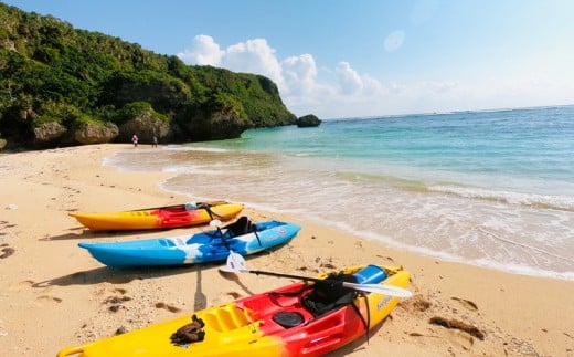 浜比嘉島の秘境エリア＆シークレットビーチ上陸カヤックツアー！【2名様】