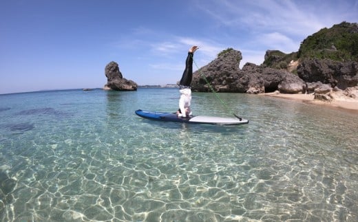 浜比嘉島の断崖絶壁＆シークレットビーチ上陸SUPツアー！【2名様】