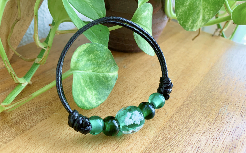 浜比嘉島の思い出に・・・マース（塩）入りとんぼ玉作り体験【2名様】