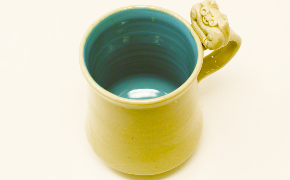 【琉球太田焼窯元】にっこりシーサー＜フリーカップ＞