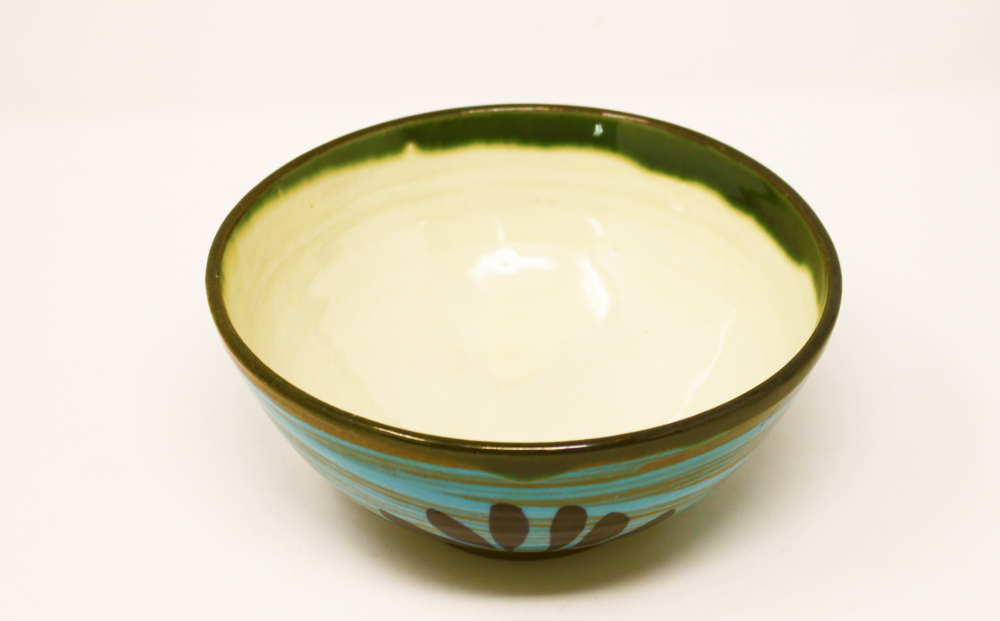 【琉球太田焼窯元】 青ハケ目ドンブリ