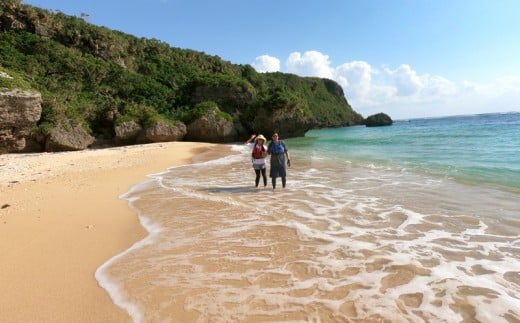 パワースポット果報バンタ＆秘密のビーチ上陸カヤックツアー！【1名様】