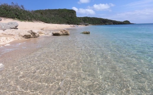 浜比嘉島の断崖絶壁＆シークレットビーチ上陸SUPツアー！【1名様】