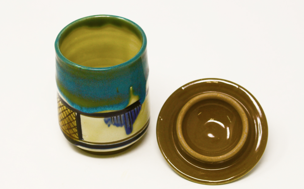 【琉球太田焼窯元】 線刻フタ付き茶碗