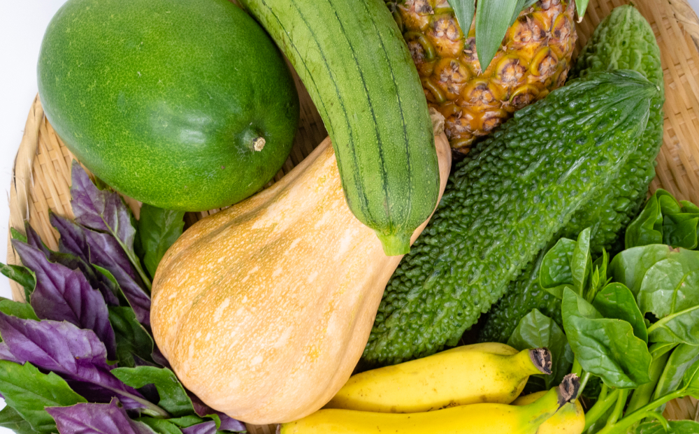うるま市を中心とした県産野菜・果物セット（M）【うるマルシェ厳選】