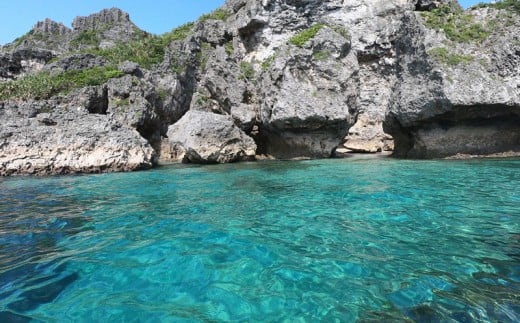 浜比嘉島の秘境エリア＆シークレットビーチ上陸カヤックツアー！【2名様】