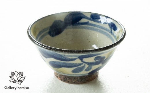 沖縄のやちむん 唐草模様4寸マカイ（御飯茶碗）ペア【ネイビー×オリーブ】