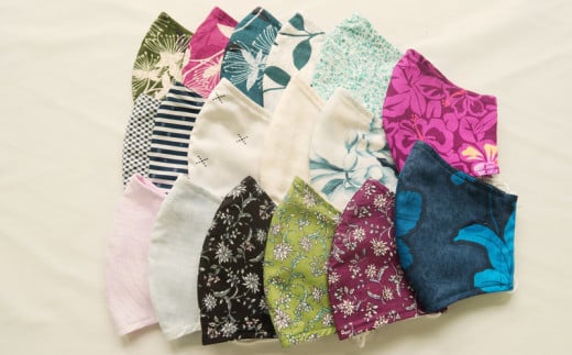 洗える《かりゆし生地》布マスク５枚セット（色柄おまかせ）レギュラー