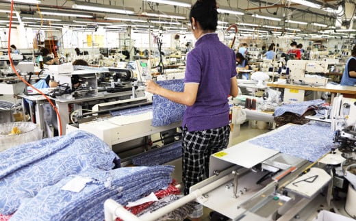 紳士用かりゆしウェア　リュウキュウコスミレ柄　ライラック【Ｌサイズ】