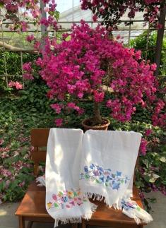 AY101　紅型染め ブーゲンビリアのショール 赤