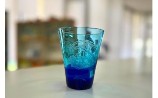 CW18【宮古島市制施行20周年記念】記念ロゴ刻印 泡盛一升瓶・琉球グラスセット