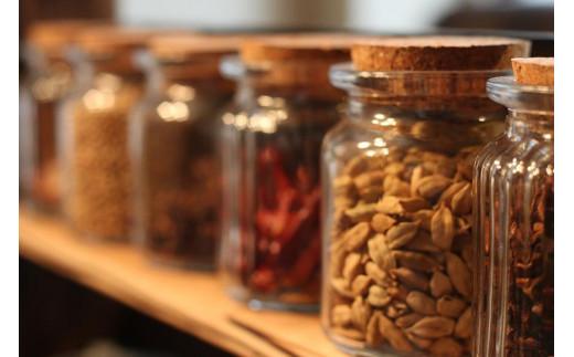 MOSESU CURRYの島カレーシリーズ　軟骨ソーキと島レモンのカレー 250g×3食（FP003）