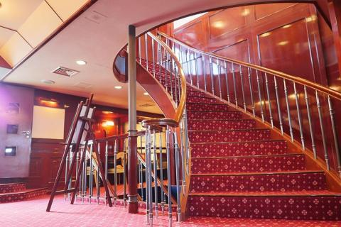 《海上レストラン》ディナー＆サンセットクルーズ