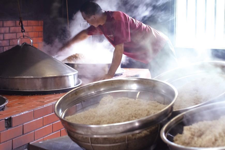 沖縄・宮古島【マルキヨ味噌】昔ながらの宮古みそ　木桶仕込