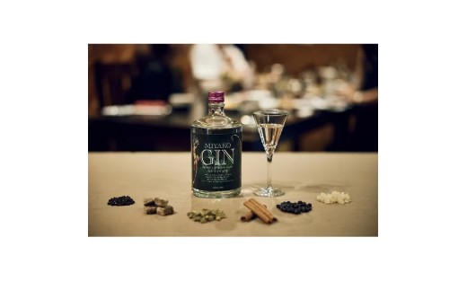 G112　多良川 ミヤコジン/700ml(47度) ジングラスセット