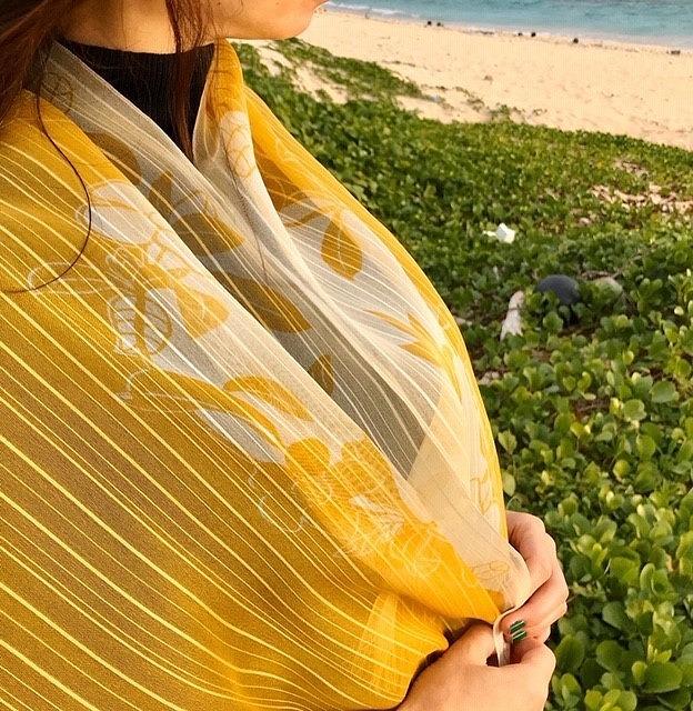 AY103　黄金色のショール　福木染め　南国 沖縄 離島 宮古島 ショール 黄金色 福木染め フクギ 正絹 手染め