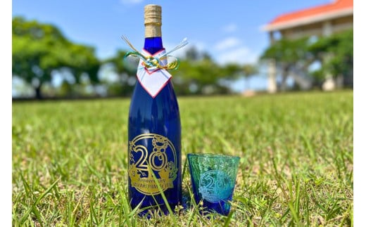 CW18【宮古島市制施行20周年記念】記念ロゴ刻印 泡盛一升瓶・琉球グラスセット