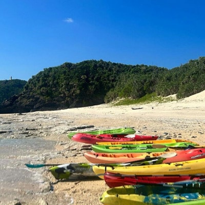 サンゴ礁に囲まれた無人島へ!シーカヤック体験 2名様