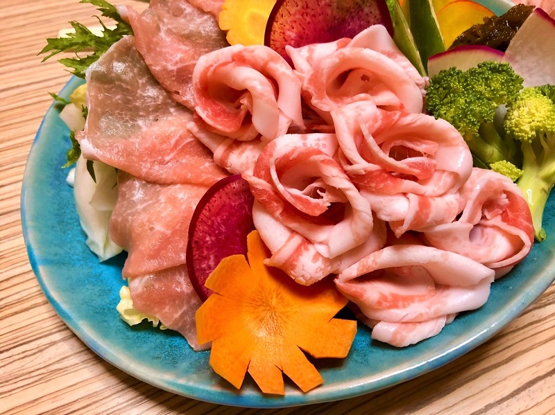 【東村産ブランドアグー豚パイとん】パイとんしゃぶしゃぶ用1kg（500g×2）+ウインナー6本