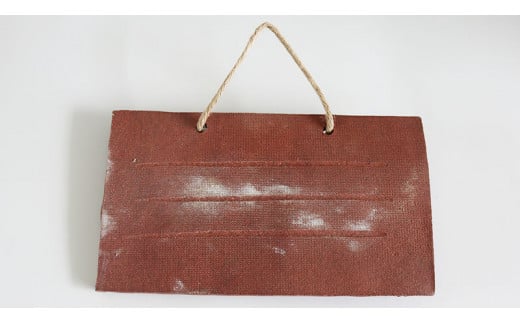 シーサー付き陶器（やちむん）の表札【茶色】（長方形・