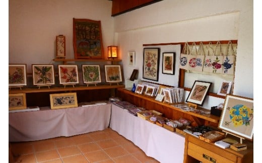 芭蕉紙紅型染「沖縄の花」シリーズ〈イッペー〉37ｃｍ額