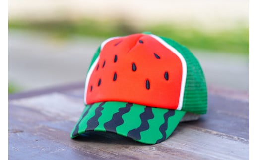 グイグイきてるインスタ映え間違いなし！スイカキャップ