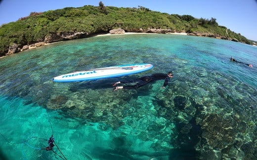 今帰仁ブルーの海で楽しむSUP＆シュノーケリングツアー又