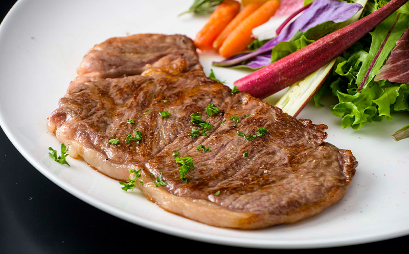 【定期便3回】もとぶ牛ロースステーキ(自宅用)400g 県産和牛 黒毛和牛 国産 牛肉 ステーキ肉 牛 ブランド 和牛 人気 オススメ おすすめ グルメ 贅沢 200g 3等級以上 贈答用 美ら海 定期便 沖縄 本部町