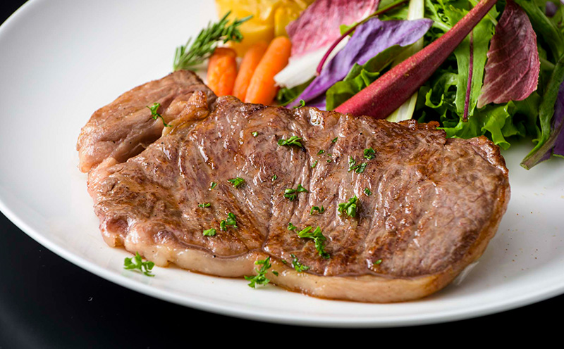 【定期便3回】もとぶ牛ロースステーキ（ギフト用）600g 県産和牛 黒毛和牛 国産 牛肉 ステーキ肉 牛 ブランド 和牛 人気 オススメ おすすめ グルメ 贅沢 200g 4等級以上 贈答用 美ら海 定期便 沖縄 本部町