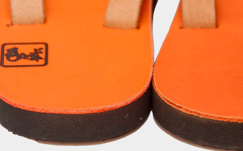【革人】もとぶ牛　革ぞうりオレンジ（フラットソール・男女兼用）