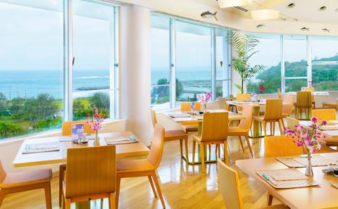 【マリンピアザオキナワ】フリッパーズルーム1泊夕・朝食付　ペア宿泊券 リゾート バカンス 観光 宿泊 宿 宿泊券 1泊2日 美ら海 沖縄県 沖縄 おきなわ 北部 北部エリア 観光施設 温泉 海 レストラン ビーチ ギフト プレゼント