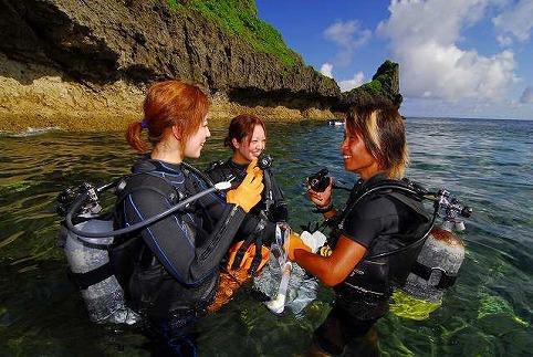 【恩納村・真栄田岬】青の洞窟体験ダイビング【2名様】