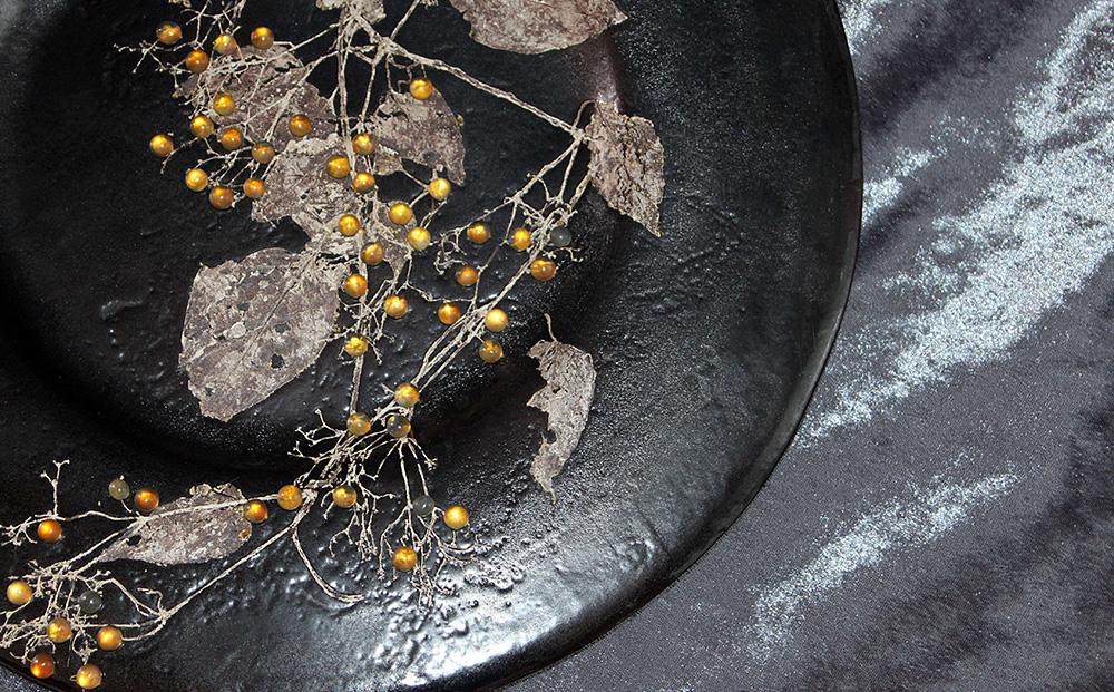 皿 つづるガラスアート 蔓（つる）の実 －SUMI－ 吉田栄美子 ｜ 特大大皿 × 1枚