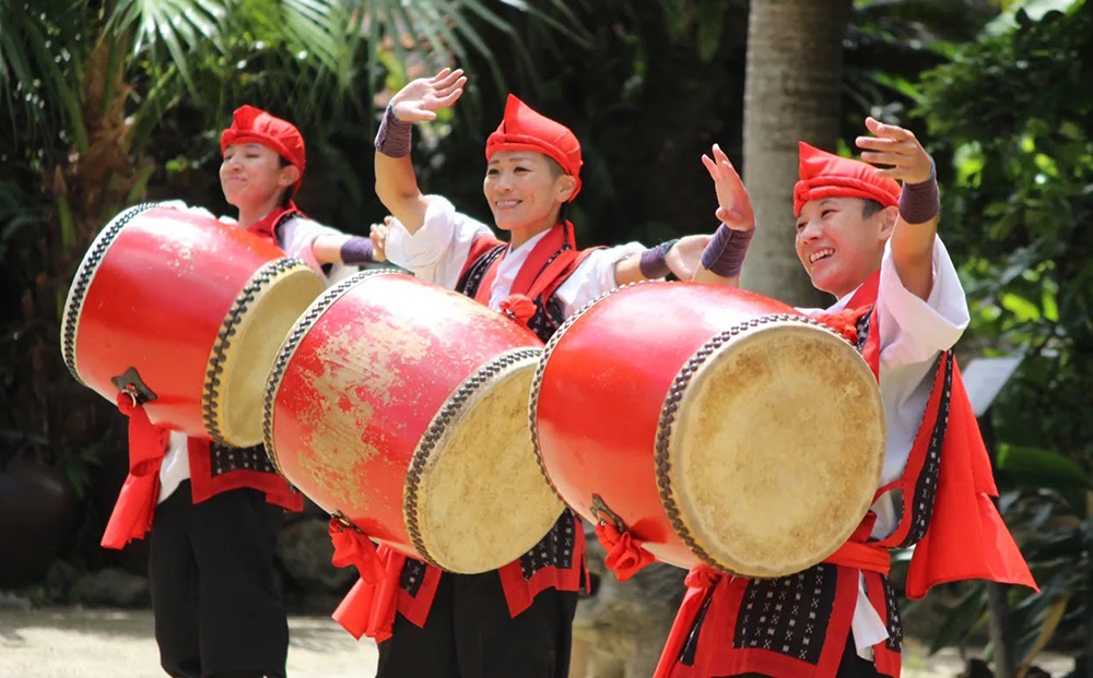 【琉球村】登録有形文化財 古民家一棟貸し切りプラン(芸能ショー観覧料金・お食事・飲み放題付き) 沖縄 古民家 有形文化財 有形文化財 食事 飲み放題 一棟 貸し切り 人気 おすすめ 伝統芸能 琉球 琉球村 ショー 観覧 写真撮影 体験 芸能 貸切ディナー 恩納村