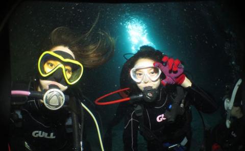 ボートで行く『青の洞窟＆クマノミポイント』ファンダイビング2本（3名様）