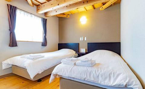 ホテルカラカウア コテージ ペア宿泊券 1泊（素泊まり）