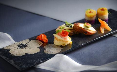 つづるガラスアート ゆうなの花－SUMI－「長皿」 吉田 栄美子 ｜ 1枚